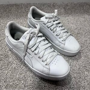 Women’s PUMA Jada sneakers size 8